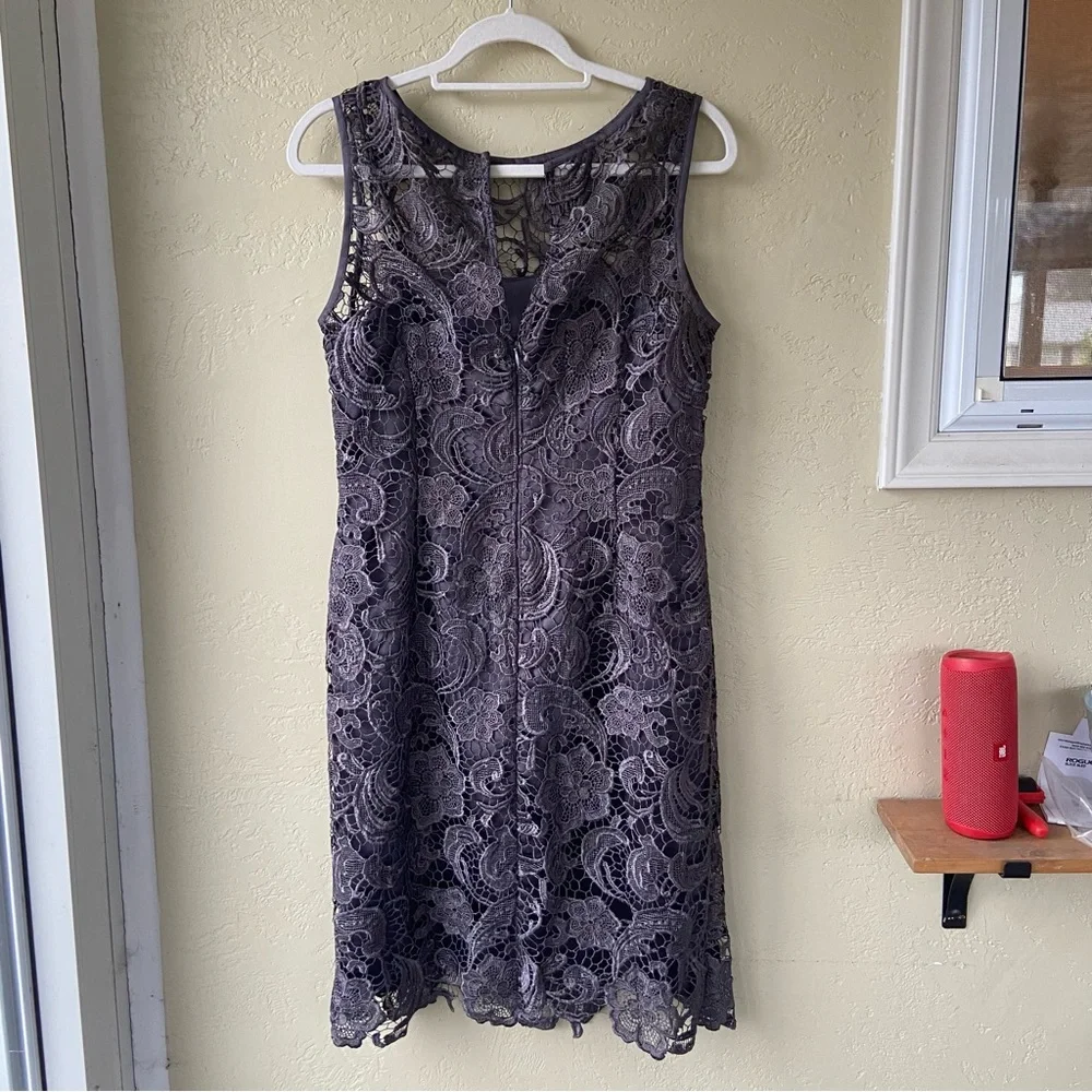 Adrianna Papell Illusion Neck Gray Lace Sheath Dress with Keyhole Back sz 8 - Picture 3 of 8